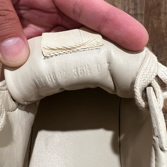 Gucci Rhyton Shoes - Picture 5 of 7